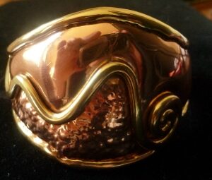 Grange Hammered Copper 2-Tone Spiral Wide Bangle